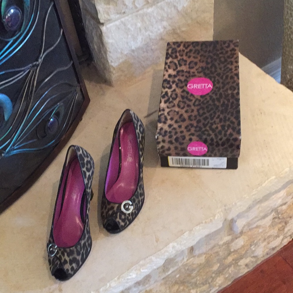 Gretta Leopard print heels 3 1/2 inches.
